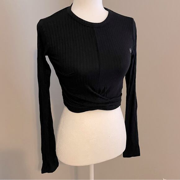 Hollister Tops - Juniors Hollister black top